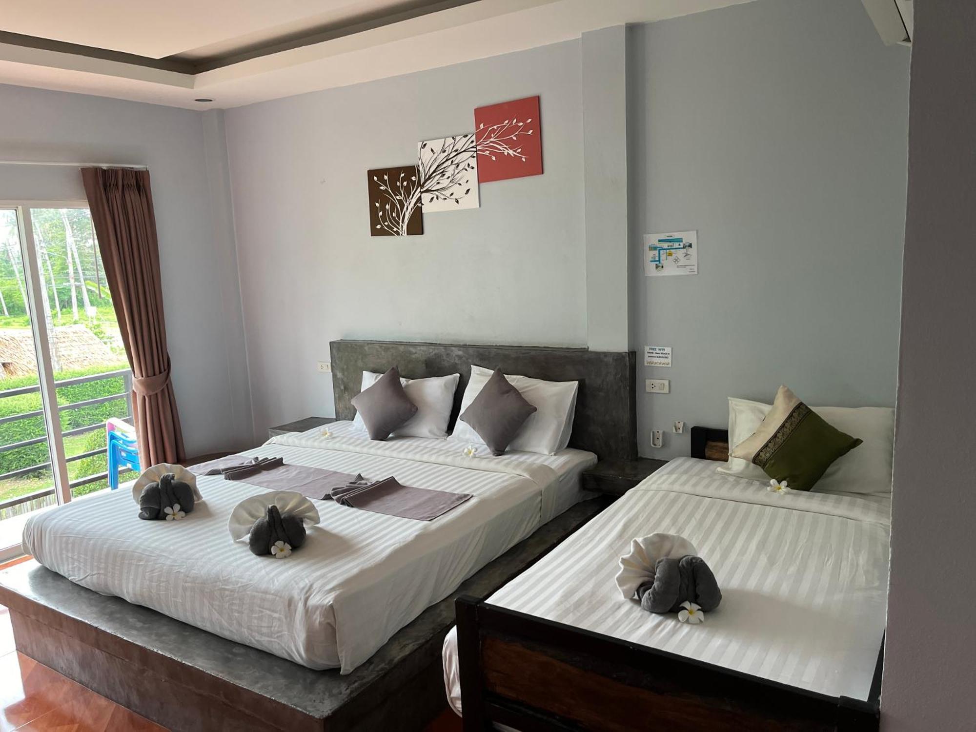 Baan Check In Hotel Koh Lanta Bagian luar foto